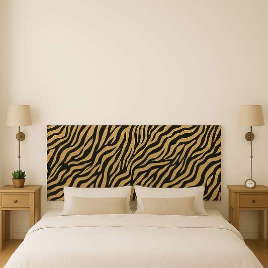 Cabecero Cebra Salvaje con diseño animal print, eco-friendly OSB reciclado, fácil instalación, para estilos boho y contemporáneo.